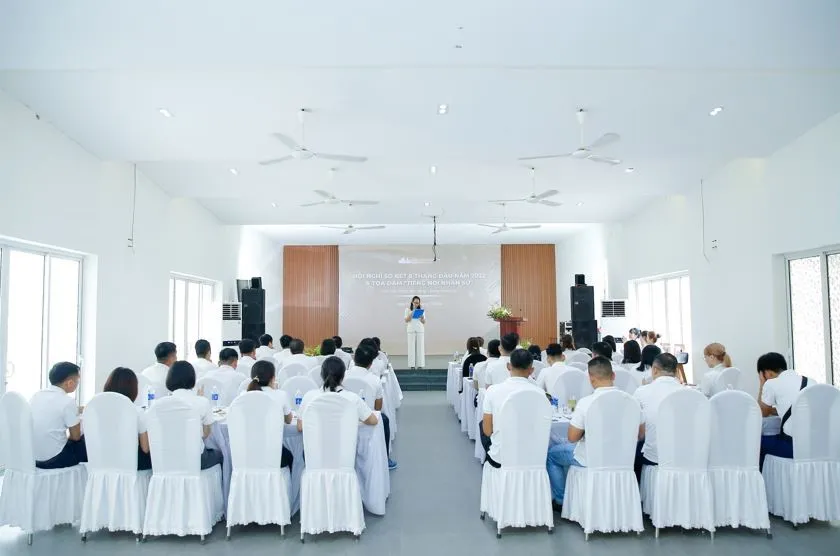 Hội trường lớn