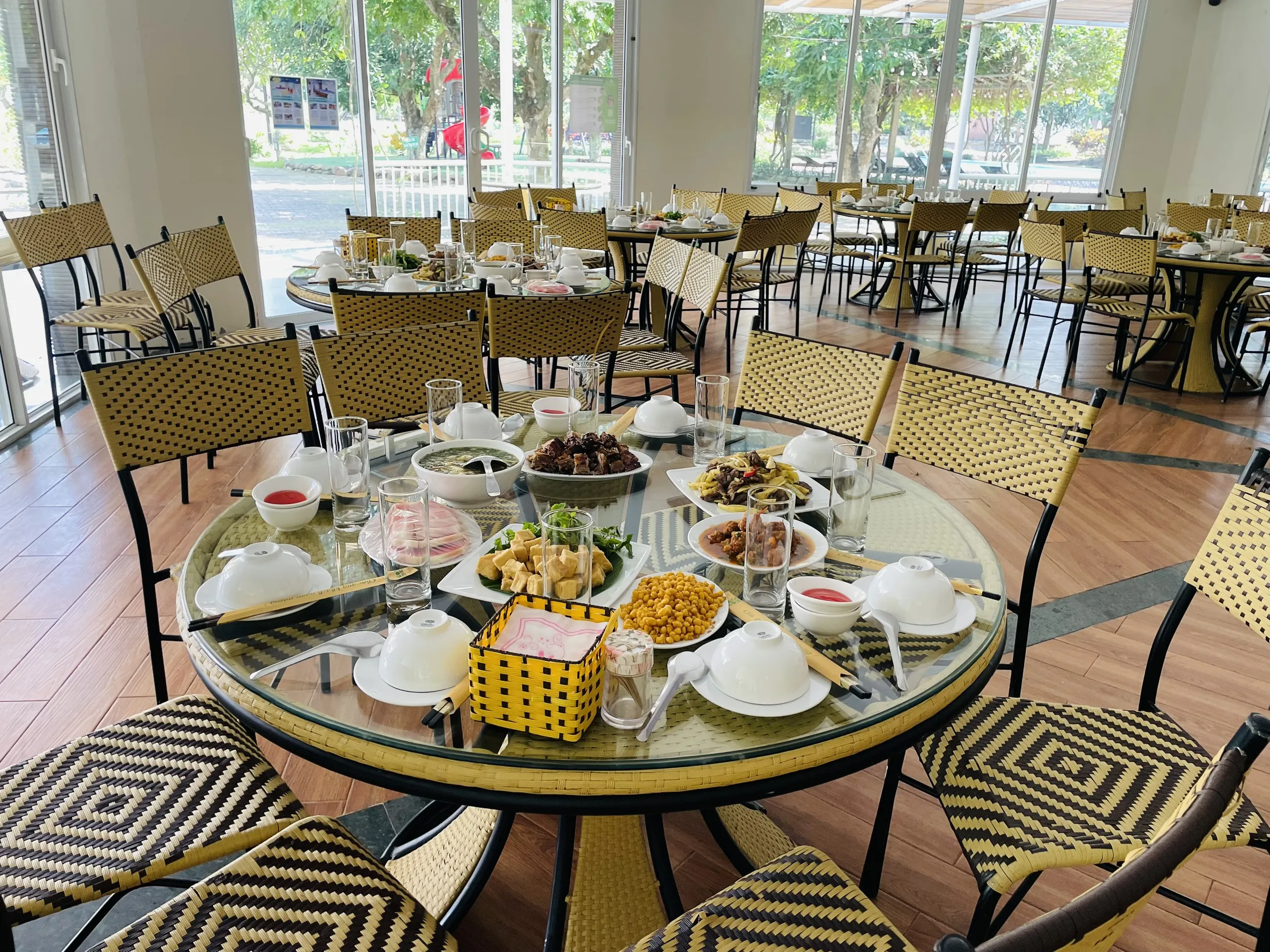 Thực đơn khách mâm bàn 6