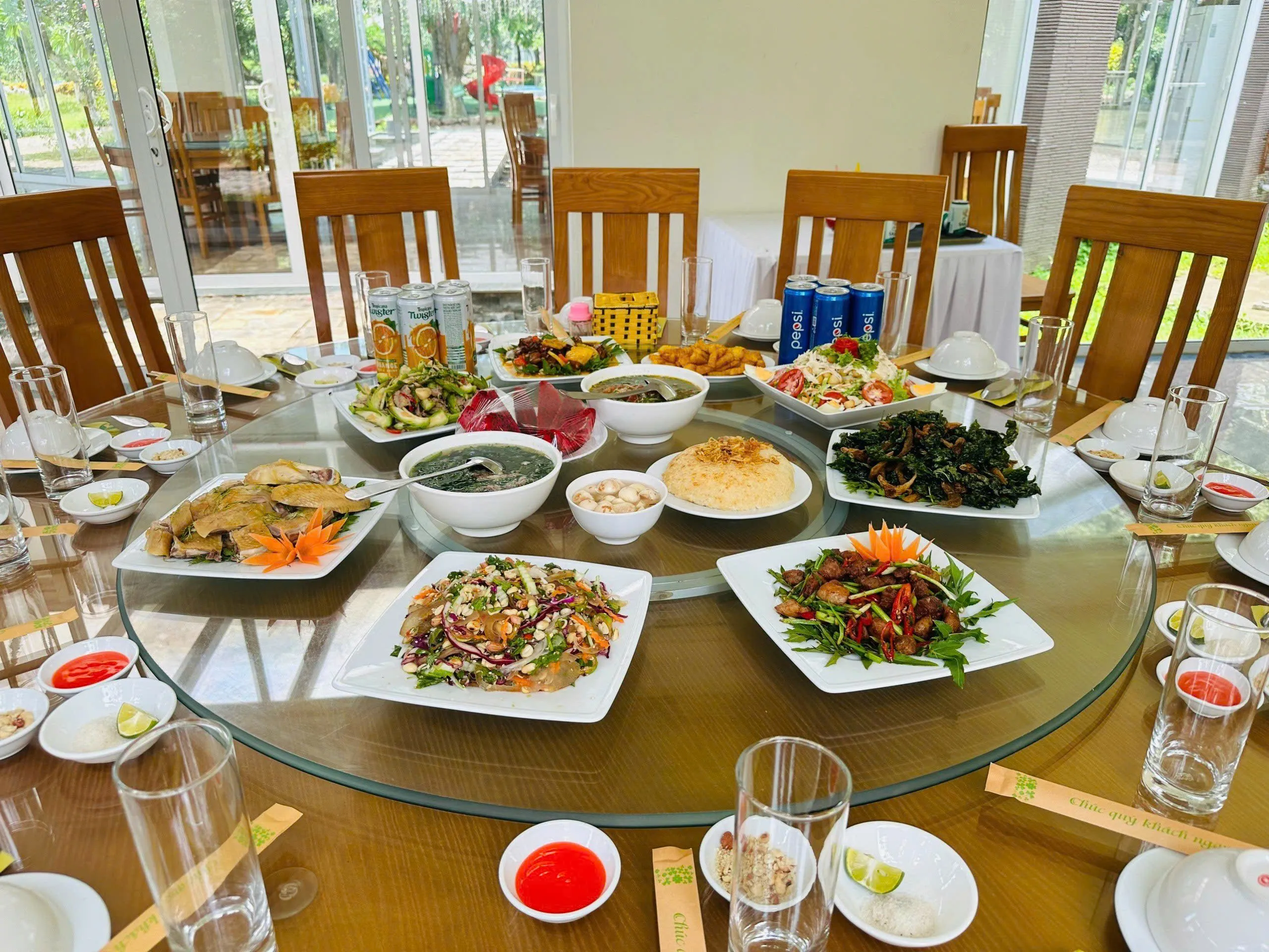 Thực đơn mâm bàn 12 người